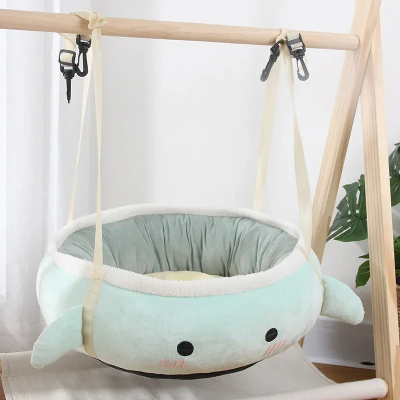 Duckie Hammock: The Perfect Shelter for Your Feline Friend