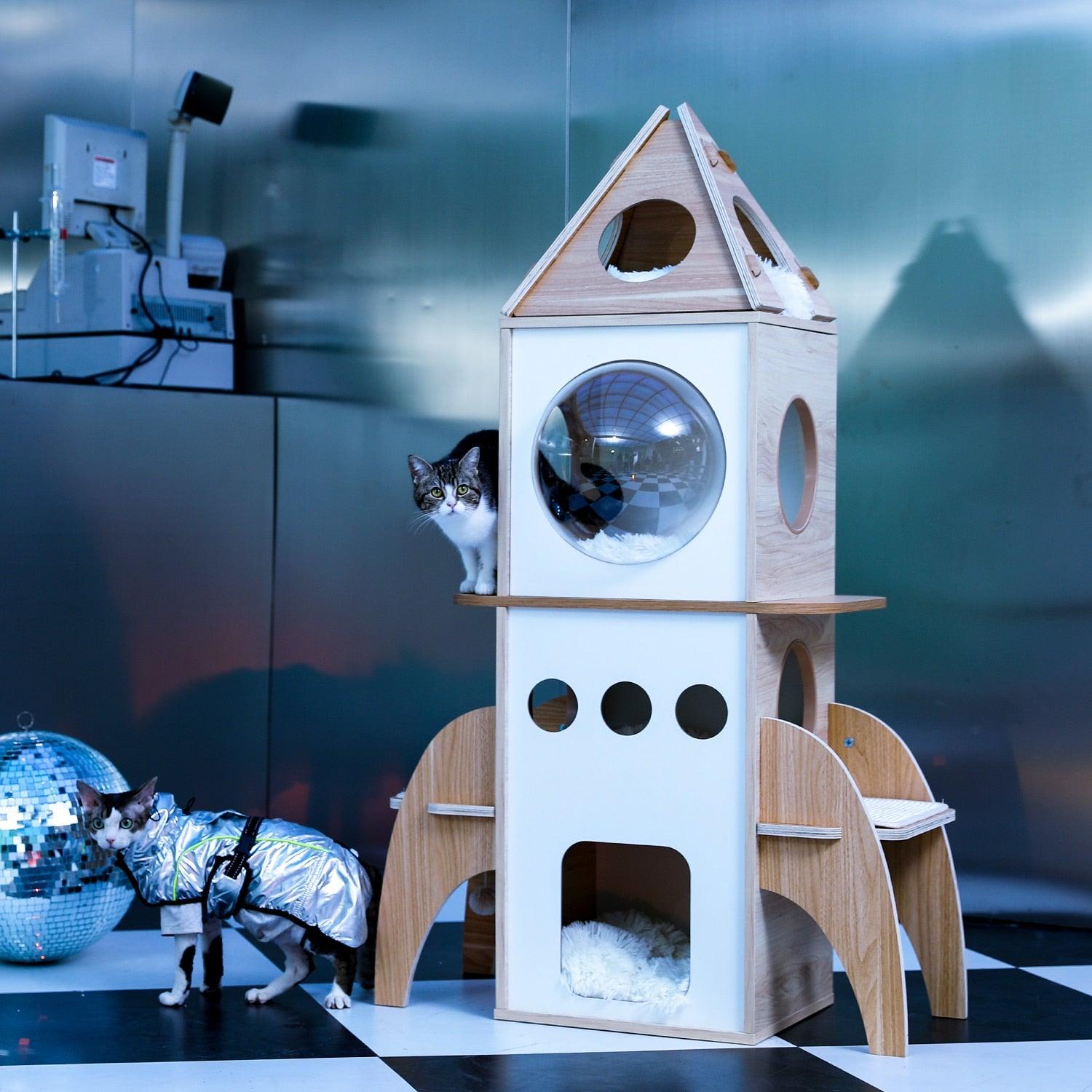 Il tiragraffi razzo miao cat store rispetto ad altre cucce possiede un aspetto diverso. La casetta razzo per gatti su 4 livelli dal design del tutto innovativo che offre ai tuoi animali tutto lo spazio di cui hanno bisogno per riposare e giocare .  Casa delle attività: il design a 4 strati con condomini spazioso è perfetto per chi possiede più di un gatto.