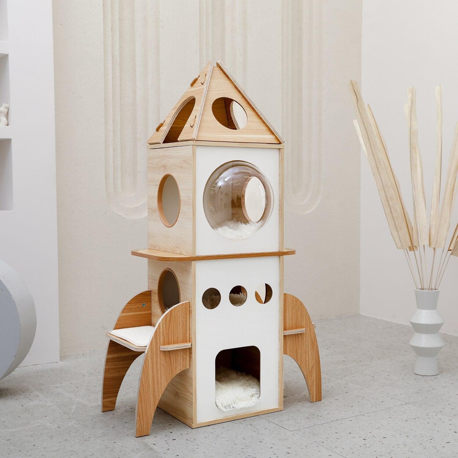 Il tiragraffi razzo miao cat store rispetto ad altre cucce possiede un aspetto diverso. La casetta razzo per gatti su 4 livelli dal design del tutto innovativo che offre ai tuoi animali tutto lo spazio di cui hanno bisogno per riposare e giocare .  Casa delle attività: il design a 4 strati con condomini spazioso è perfetto per chi possiede più di un gatto.